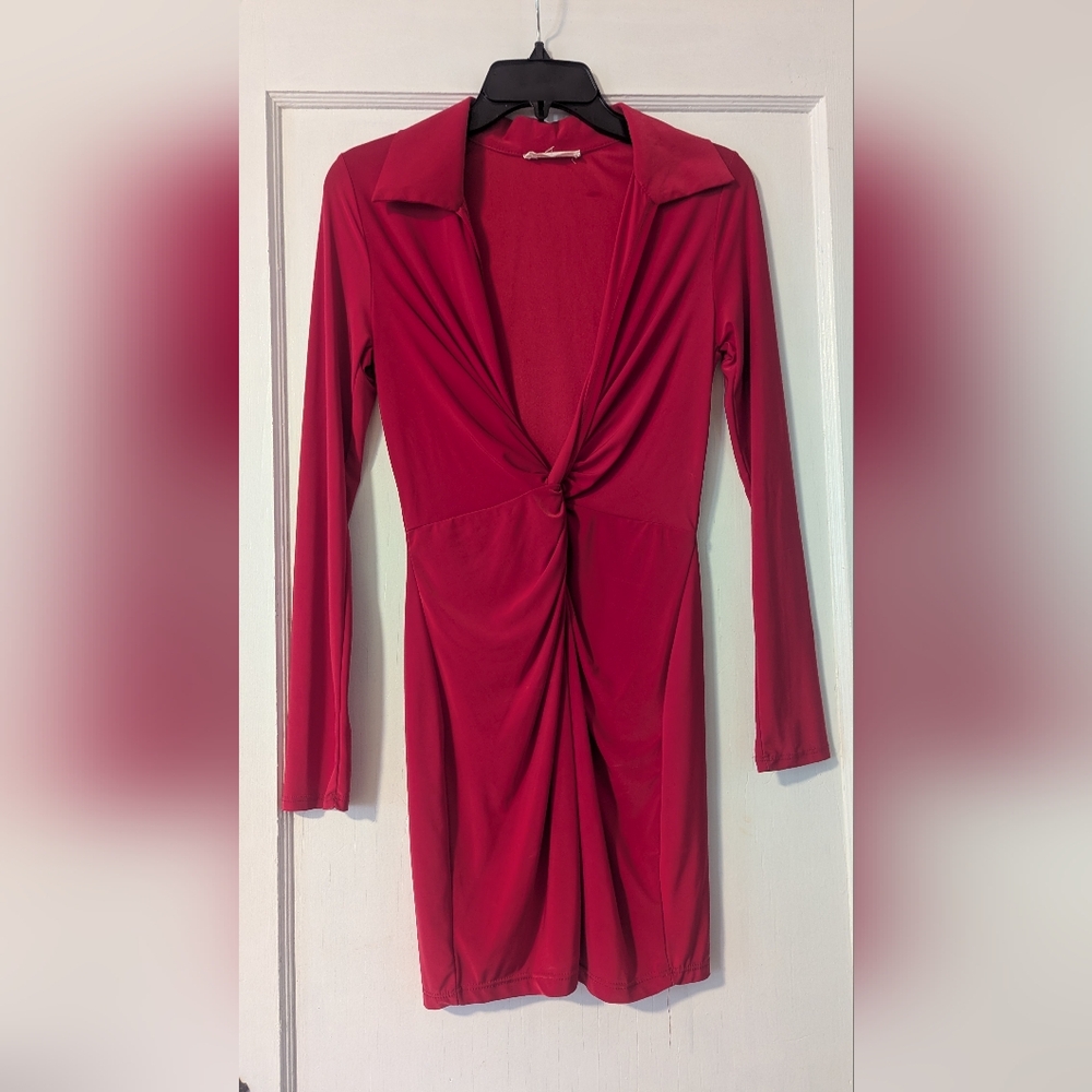 Cherry Mellow Women's Red Collar V-Neck Bodycon Long Sleeves Dress. Sz Small